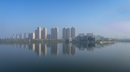 晨雾中的滨州会展中心