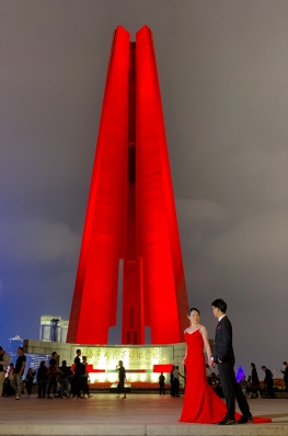 红色恋人——那年五月沪上外滩手机蹭拍